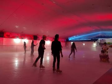 Ice scating